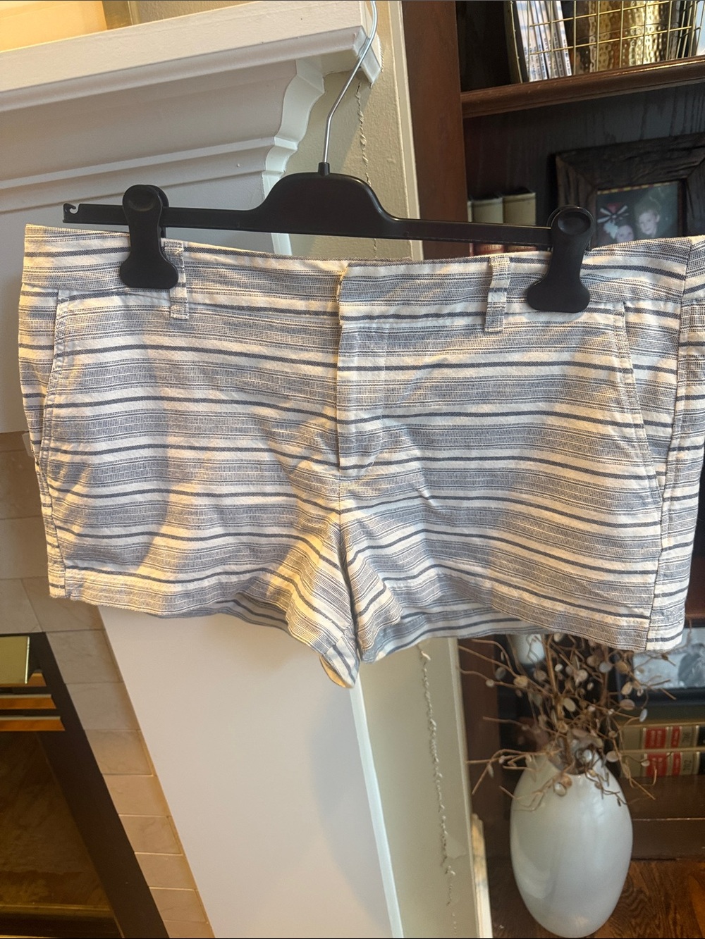 Gap women’s Striped Cotton-Blend Women’s khaki Shorts - Blue/White 14